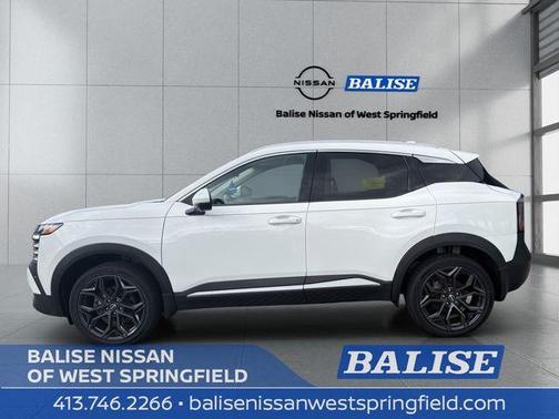 Aspen White Tri 2025 Nissan Kicks SR