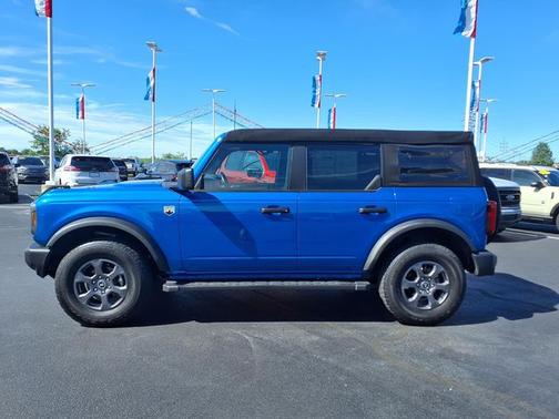 VELOCITY BLUE METALLIC 2023 Ford Bronco BIG BEND