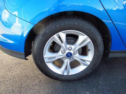 Photo 4 of 27 of 2014 Ford Focus SE