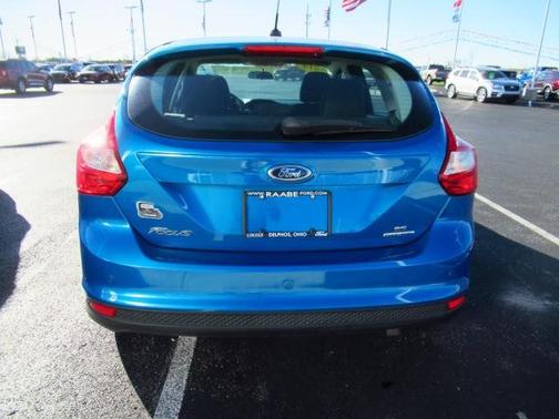Photo 3 of 27 of 2014 Ford Focus SE
