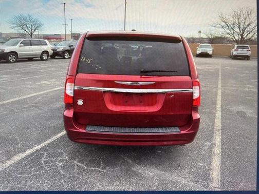 2015 Chrysler Town & Country S