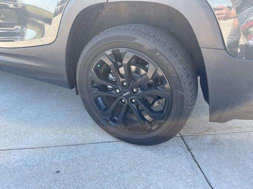Graphite Gray Metallic 2021 GMC Terrain SLT