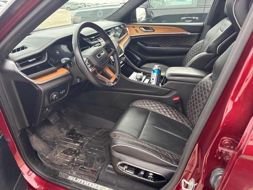 2022 Jeep Grand Cherokee Summit