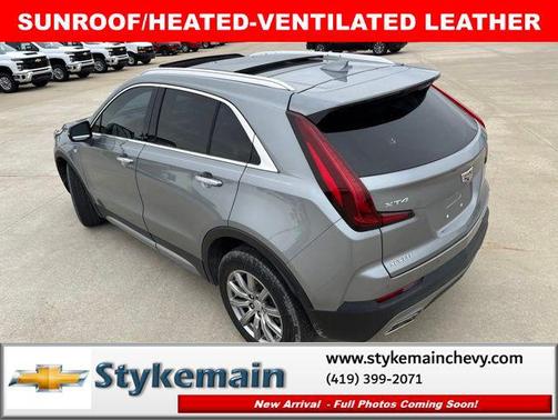 Argent Silver Metallic 2023 Cadillac XT4 Premium Luxury