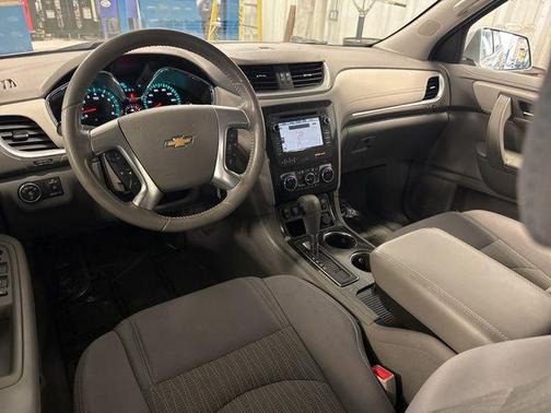 Silver Ice Metallic 2016 Chevrolet Traverse 2LT