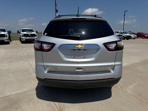 Silver Ice Metallic 2016 Chevrolet Traverse 2LT