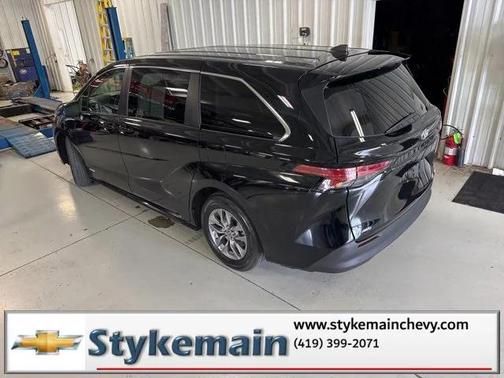 2021 Toyota Sienna LE