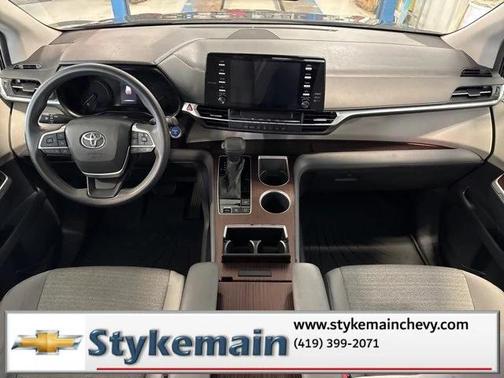 2021 Toyota Sienna LE