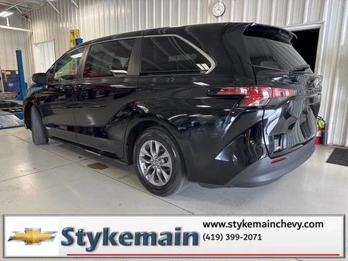2021 Toyota Sienna LE