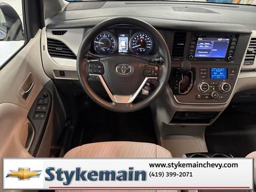 2020 Toyota Sienna LE
