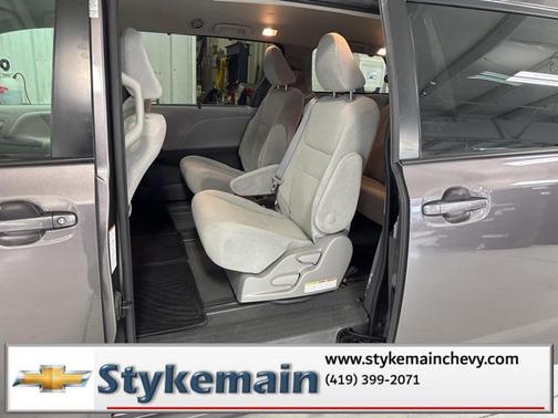 2020 Toyota Sienna LE