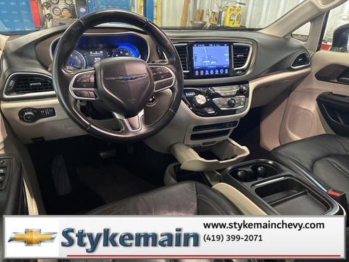 2017 Chrysler Pacifica Touring-L