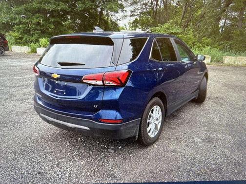 Blue Glow Metallic 2022 Chevrolet Equinox 1LT
