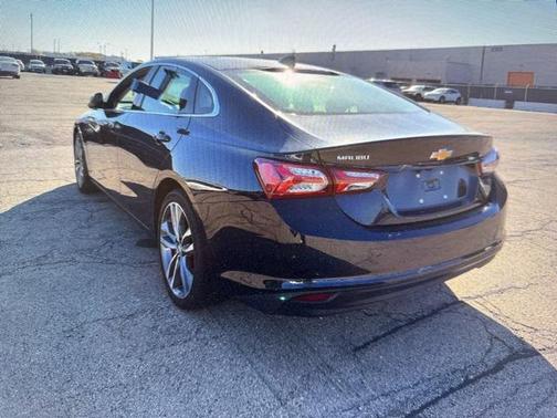 2022 Chevrolet Malibu FWD LT