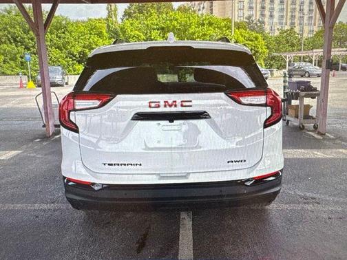 Summit White 2022 GMC Terrain SLT
