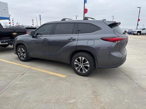 2021 Toyota Highlander Hybrid XLE