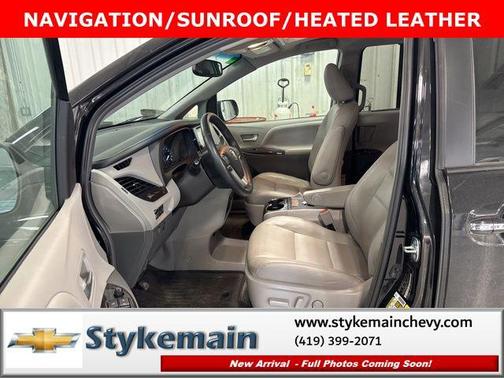 2017 Toyota Sienna XLE
