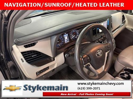 2017 Toyota Sienna XLE