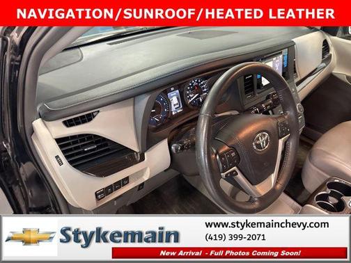 2017 Toyota Sienna XLE