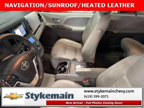2017 Toyota Sienna XLE