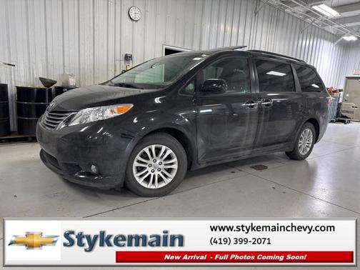 2017 Toyota Sienna XLE