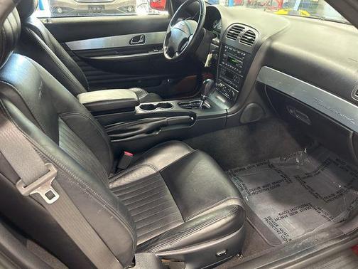 2004 Ford Thunderbird Base