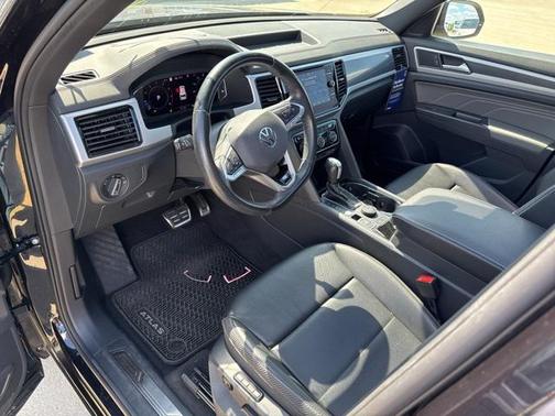 2022 Volkswagen Atlas Cross Sport 3.6L V6 SEL R-Line