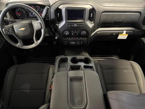 White Sands 2026 Chevrolet Silverado 2500 Custom