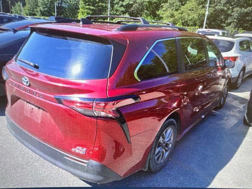 Ruby Flare Pearl 2021 Toyota Sienna XLE 7 Passenger