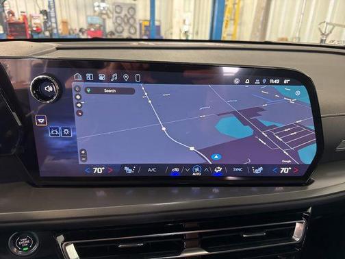 Mosaic Black Metallic 2026 Chevrolet Traverse LT