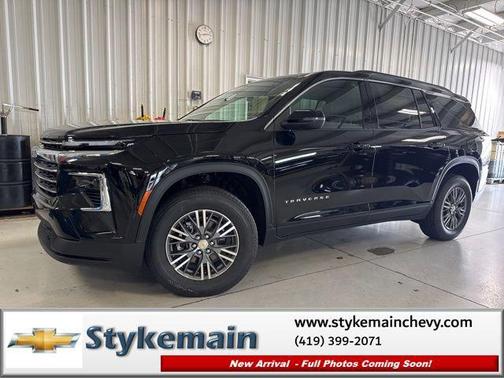 Mosaic Black Metallic 2026 Chevrolet Traverse LT