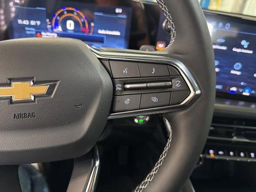 Mosaic Black Metallic 2026 Chevrolet Traverse LT