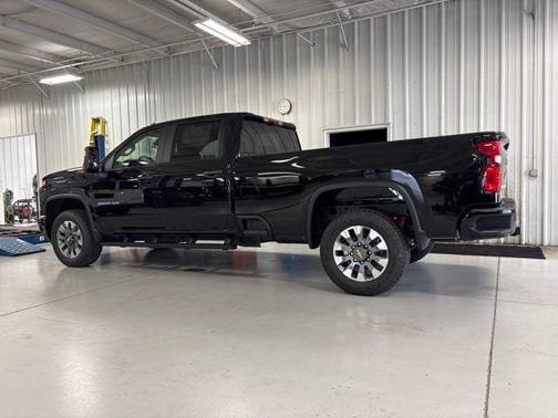 Black 2026 Chevrolet Silverado 2500 Custom