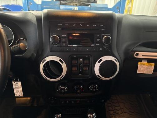 2014 Jeep Wrangler Unlimited Polar Edition