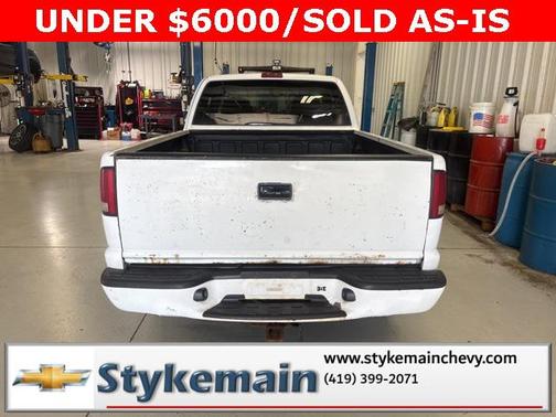 2000 Chevrolet S-10 Base