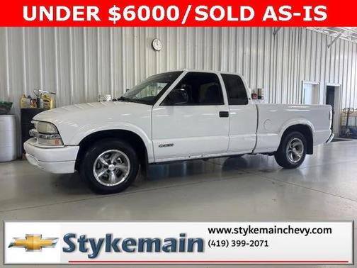 2000 Chevrolet S-10 Base