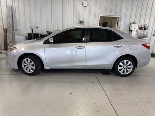 Classic Silver Metallic 2016 Toyota Corolla LE