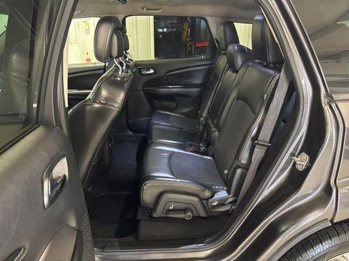 Granite Crystal Metallic Clearcoat 2016 Dodge Journey Crossroad