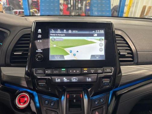 Platinum White Pearl 2022 Honda Odyssey Elite