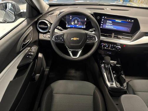 Sterling Gray Metallic 2026 Chevrolet Trax LT