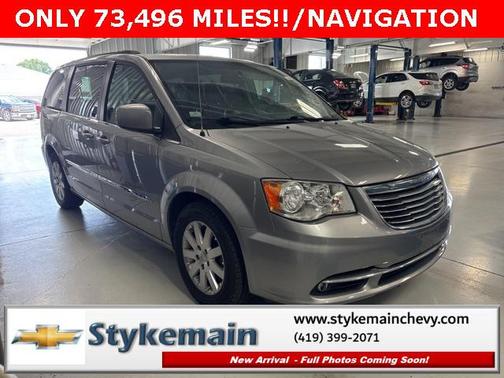 2016 Chrysler Town & Country Touring