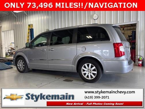 2016 Chrysler Town & Country Touring
