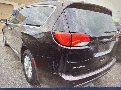 Dark Cordovan Pearlcoat 2017 Chrysler Pacifica Touring-L