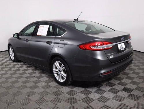 Photo 4 of 30 of 2018 Ford Fusion SE