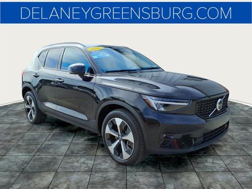 2023 Volvo XC40 B5 AWD Plus Dark