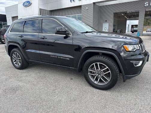 2020 Jeep Grand Cherokee LAREDO