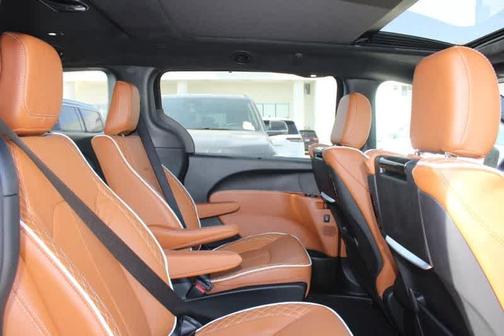 2025 Chrysler Pacifica Pinnacle