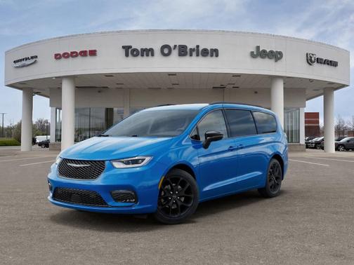 Hydro Blue Pearl 2026 Chrysler Pacifica Select