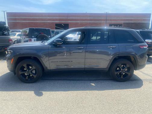 2023 Jeep Grand Cherokee Altitude