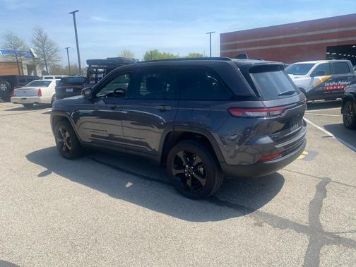 2023 Jeep Grand Cherokee Altitude